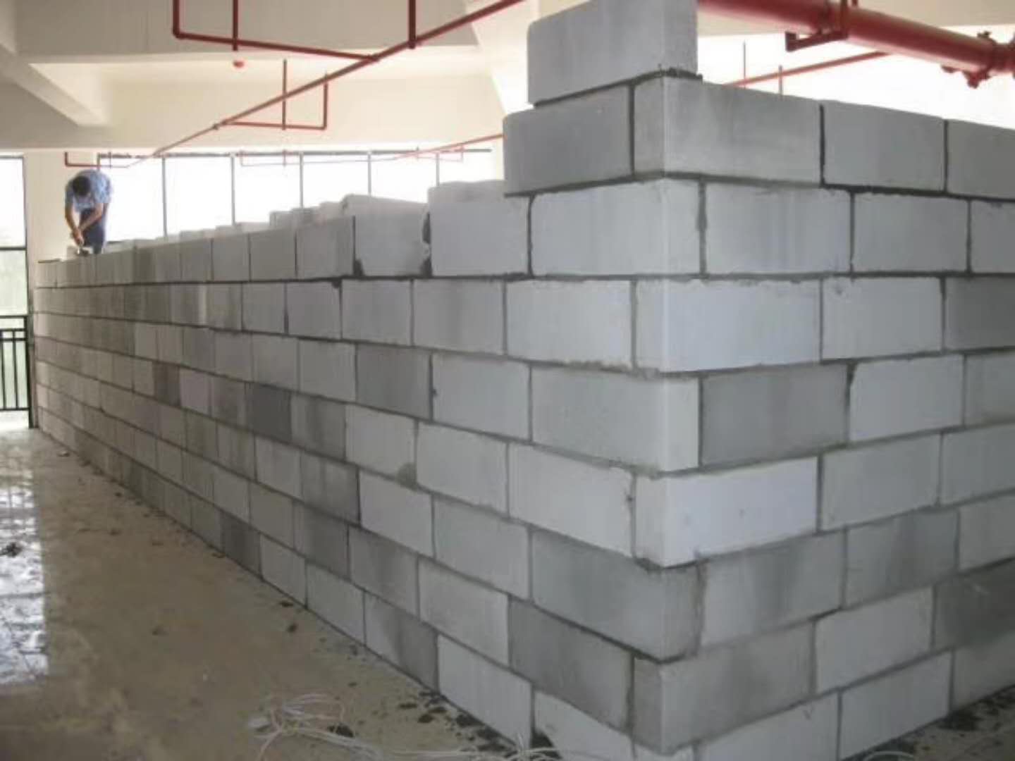 绥化蒸压加气混凝土砌块承重墙静力和抗震性能的研究